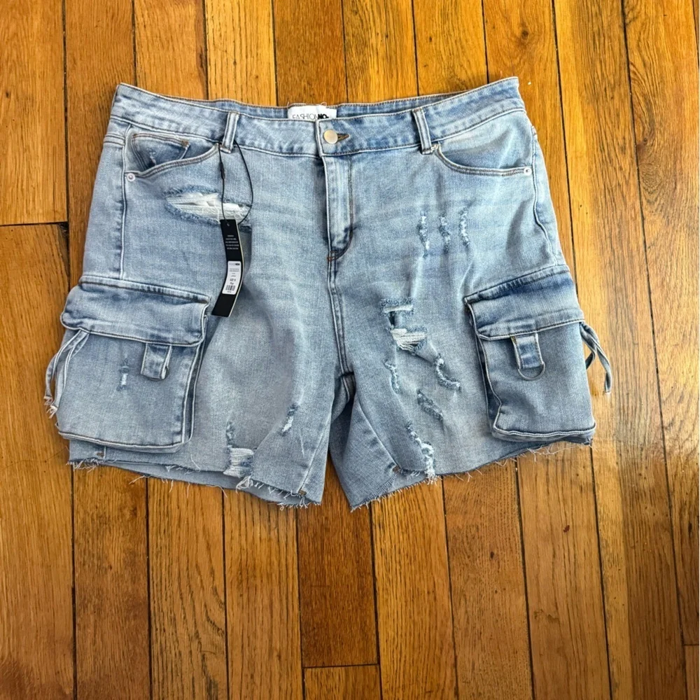 Fashion Nova Blue Cargo Shorts Distressed Design - Picture 3 of 4
